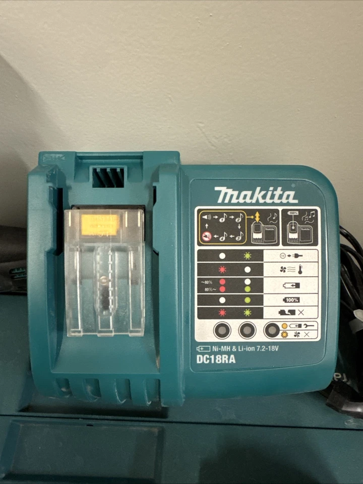 Makita BDF 343 Akku Schrauber Komplettset 2Akkus Lader Koffer sehr guter Zustand - Bild 4 von 4