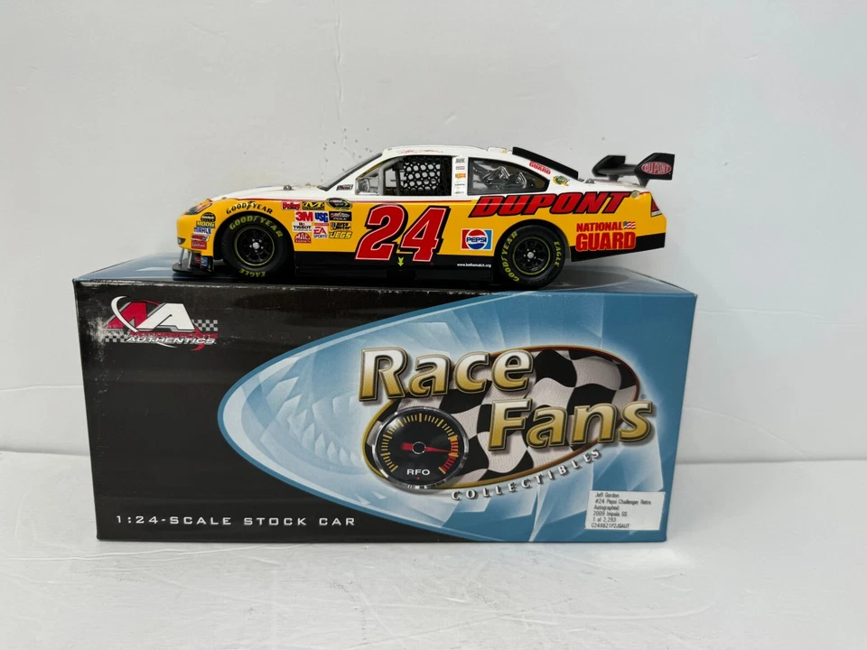 Motorsports Authentics #24 Jeff Gordon Pepsi Challenger Retro Automático 1:24 Diecast Foto 3 de 4