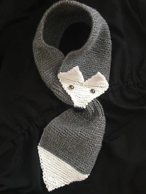 EASY LAMINATED DK KNITTING PATTERN GARTER STITCH SILVER FOX NECK WARMER SCARF