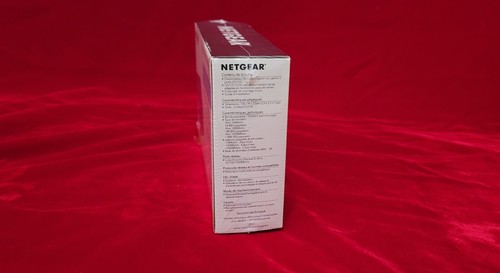 NETGEAR 5-Port Gigabit Ethernet Unmanaged Switch GS105NA Desktop or Wall Mount - Picture 4 of 14