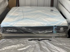 King TempurPedic LuxeBreeze Hybrid 2.0 Medium Mattress+ ProSmart Adjustable Base