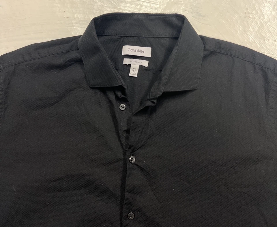 Camisa para hombre Calvin Klein talla XL con botones calce ajustado elástica negra manga larga Foto 3 de 4