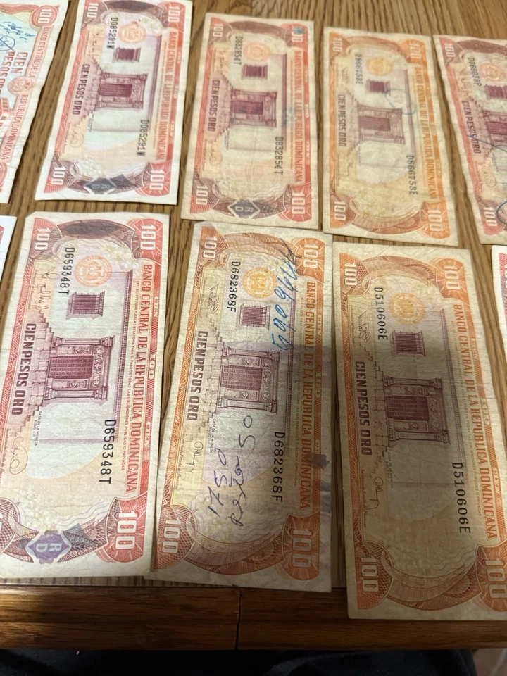 Billetes antiguos de papel moneda Banco República Dominicana República Dominicana Oro Foto 3 de 4