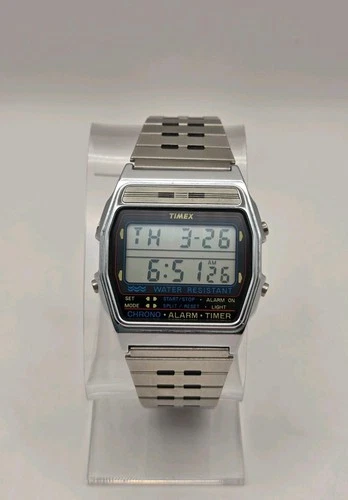 Vintage 1990 Timex Alarm Chrono LCD Digital Quartz Watch