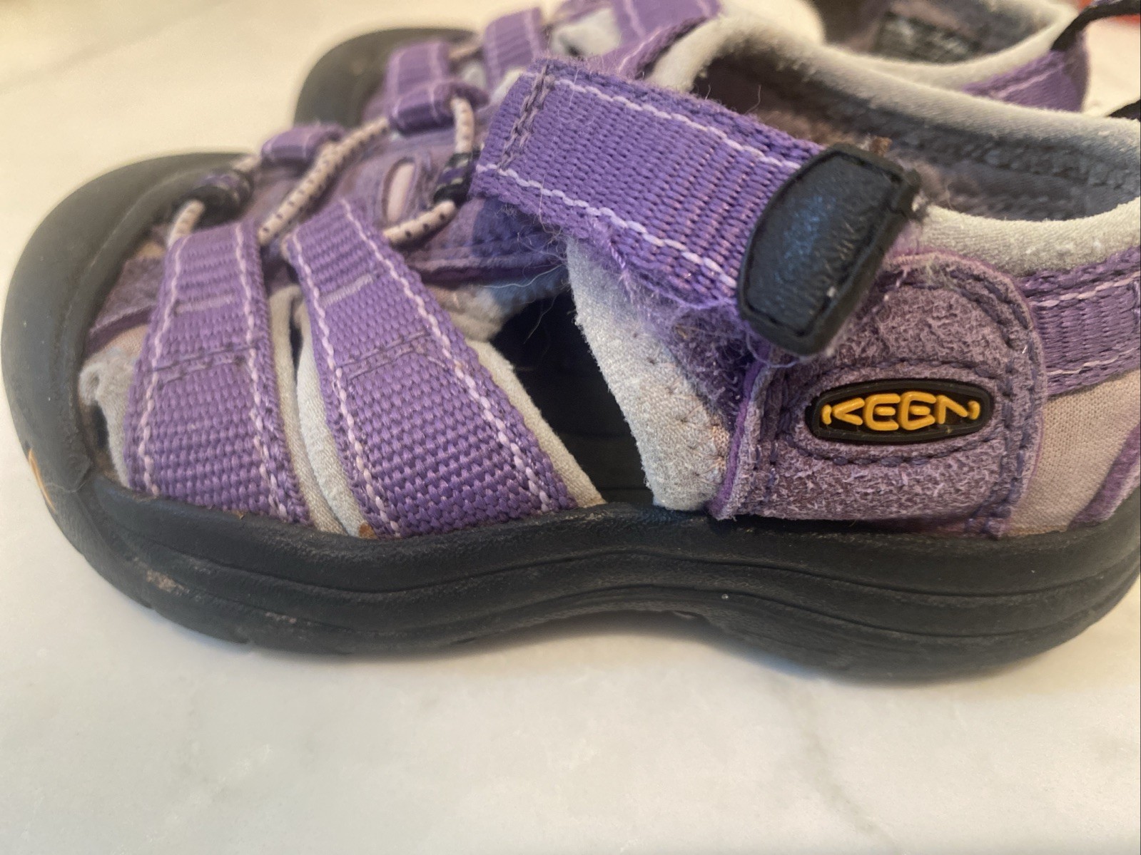 Sandalo da trekking impermeabile viola Keen taglia bambino