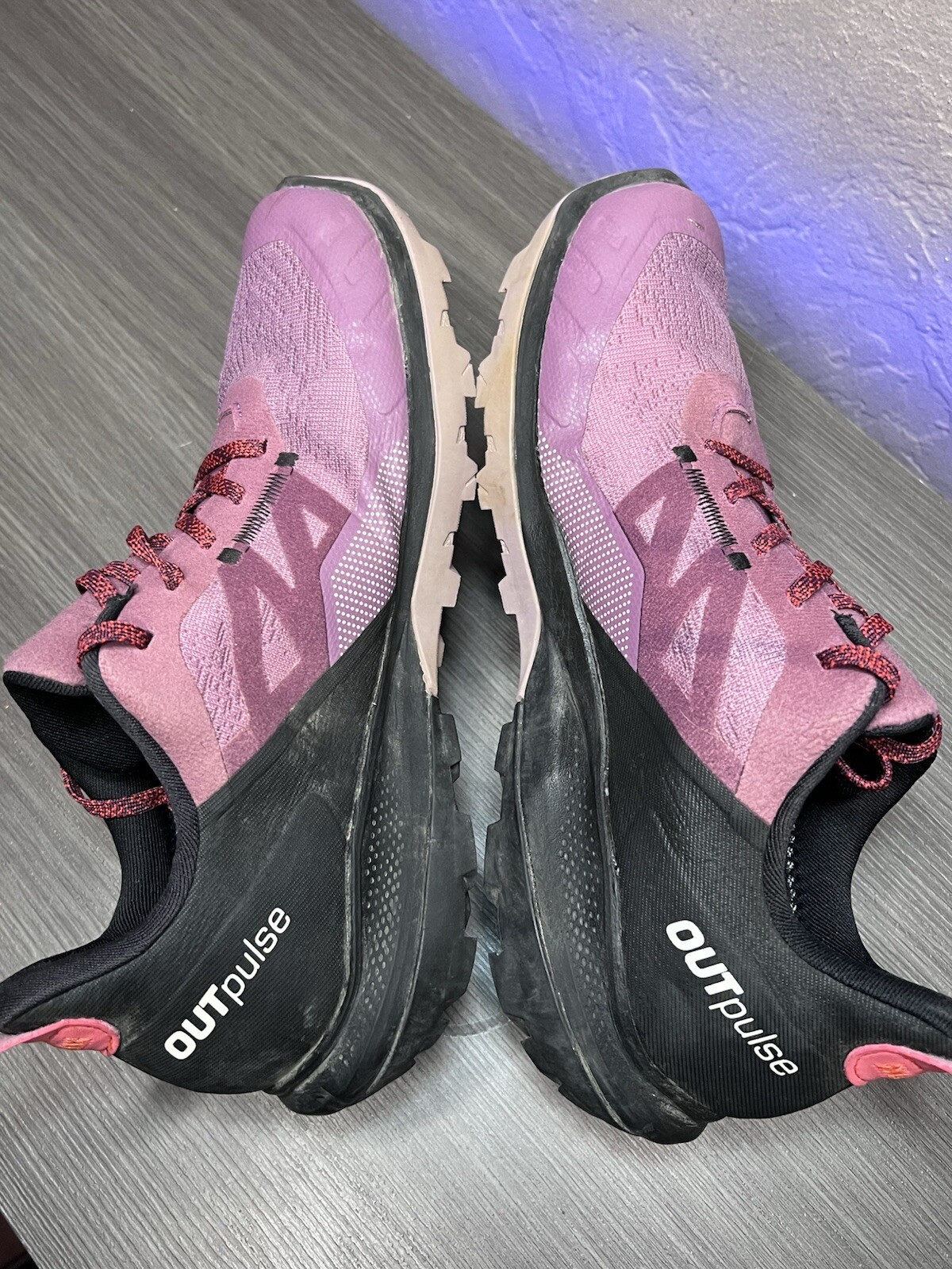 Scarpe da trail running Salomon Outpulse GTX da donna taglia 9 da trekking Gore Tex viola