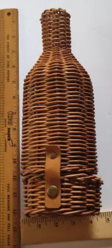 Wicker Wine Bottle Holder/protector