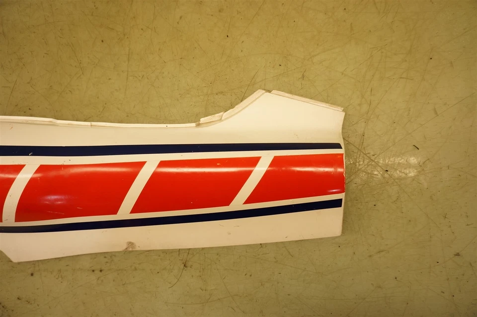 Yamaha RZ500 RZ 500 RZV500 RD500LC 1985 LC RD500 RZV RD *2676 panel lateral izquierdo 3 Foto 2 de 4