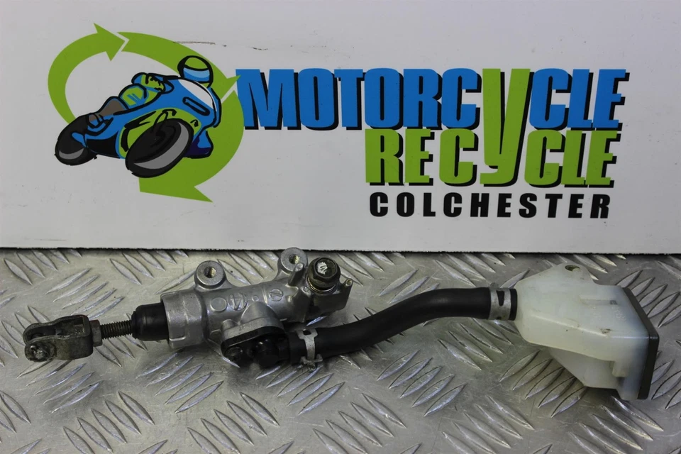 Cilindro maestro de freno trasero Suzuki GSXR 750 2004 2005 K4 K5 GSXR750 B149 Foto 2 de 4