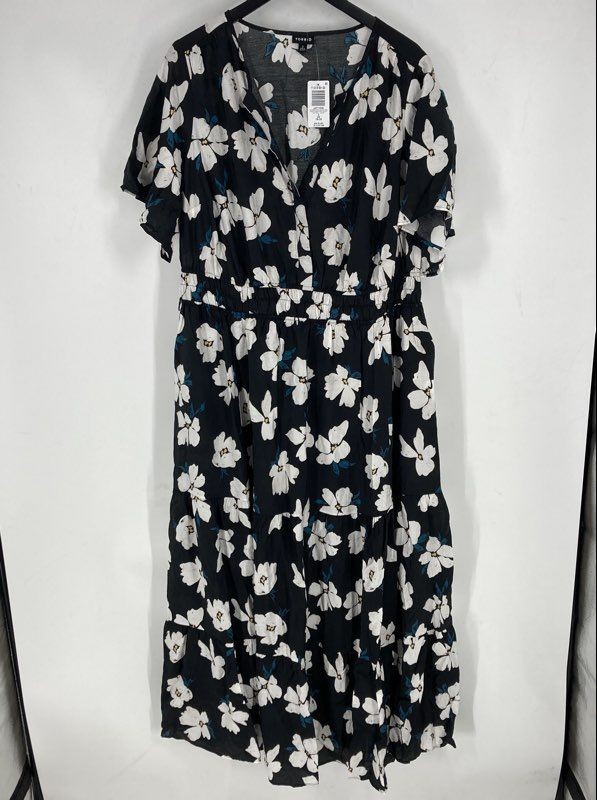 Torrid Womens Black White Floral Short Sleeve Split Neck Maxi Dress Size 2
