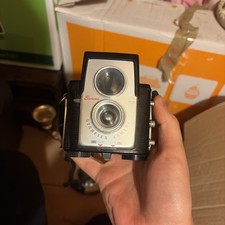 Vintage Brownie STARFLEX Camera DAKON Lens