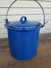 Vintage Blue White Speckled EnamelWare Camping Stock Pot W/ Lid Graniteware