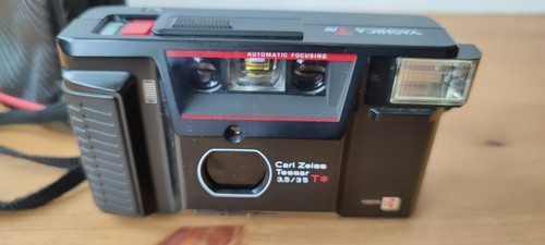 Yashica T AF 35mm Film Point and Shoot AF Camera Carl Zeiss 35/3.5 Tessar Lens - Picture 3 of 16