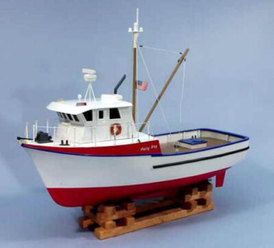 Dumas Boats # 1231 - Jolly Jay Fishing Trawler - Skala 1:3 0 - Kit Von Montage