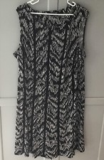 Roz & Ali Woman Poly Blend Black and White Sleeveless Dress Size 20