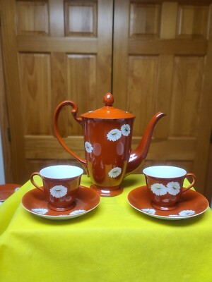 Noritake Nippon Toki Kaisha Red Daisy Coffee Pot/ cups. 1900's Backstamp Japan 