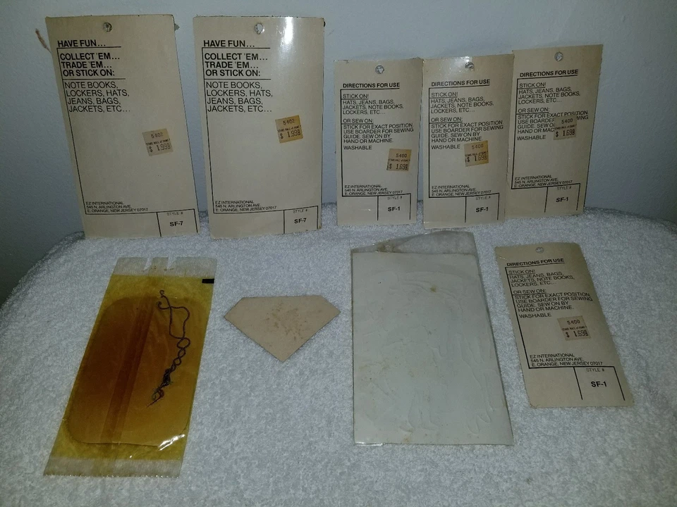 Lote De Colección De Pegatinas Superman/Ambientador De Automóviles/(4) Parches Para Palo o Coser (NUEVO EN PAQUETE) Foto 2 de 4