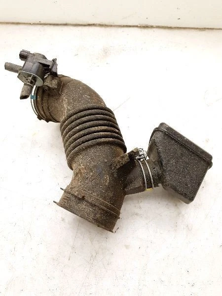 Toyota Camry 2016 2,5 L 4 cilindros filtro de aire tubo resonador montaje Foto 2 de 4