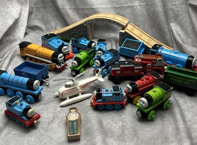 Lot 20+ Thomas the Tank Engine & Friends Wooden Learning Curve Train Cars B22