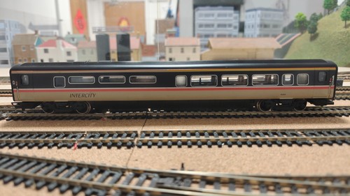 Hornby R408 British Rail Mk4 Buffet Coach 10305 Intercity Livery Unboxed | Condition: Used