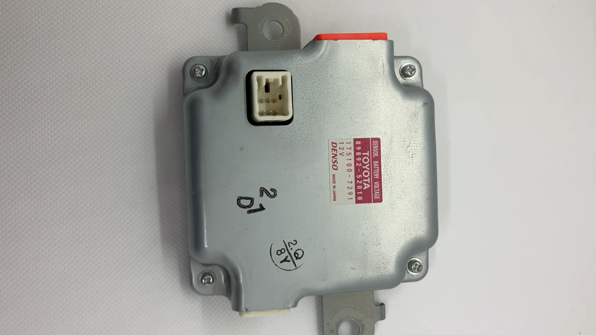 TOYOTA バッテリー電圧センサー 89560-52110 TOYOTA バッテリー電圧センサー 89560-52110 - メルカリ