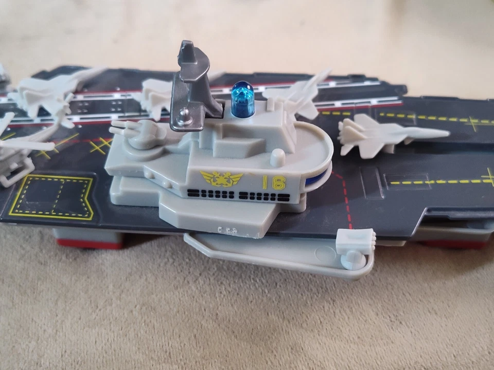 Juguete de retroceso de portaaviones Daron probado Foto 4 de 4