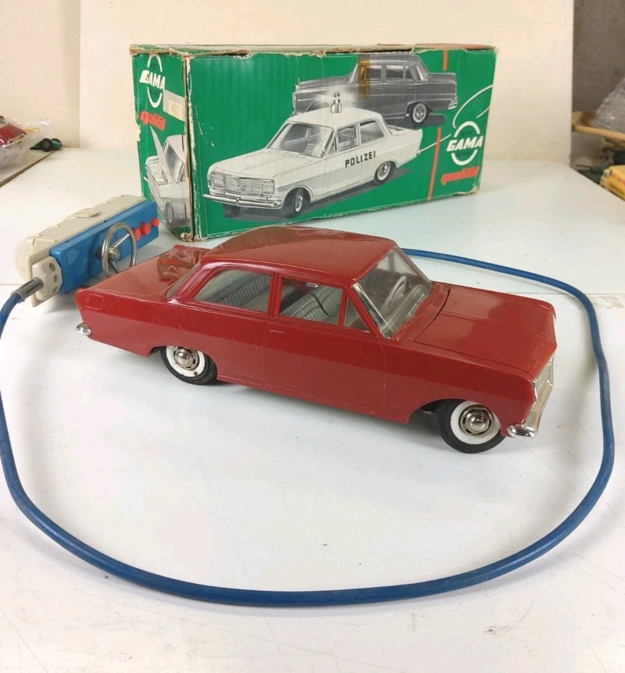 GAMA - Opel Rekord Téléguidée avec boite Réf 4077 (No Joustra) - Photo 3/4