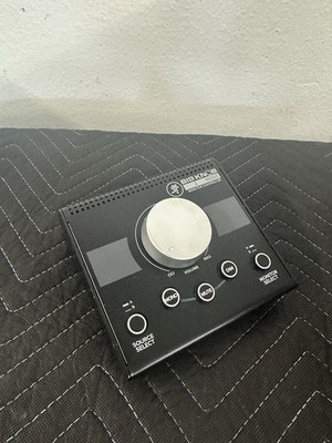 Mackie Big Knob Passive 2x2 Studio Monitor Controller