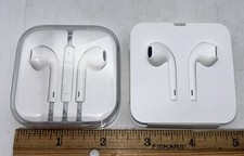 Apple Earpods w/ Lightning  Plug Connector Earbud Headphones Wired for iPhone