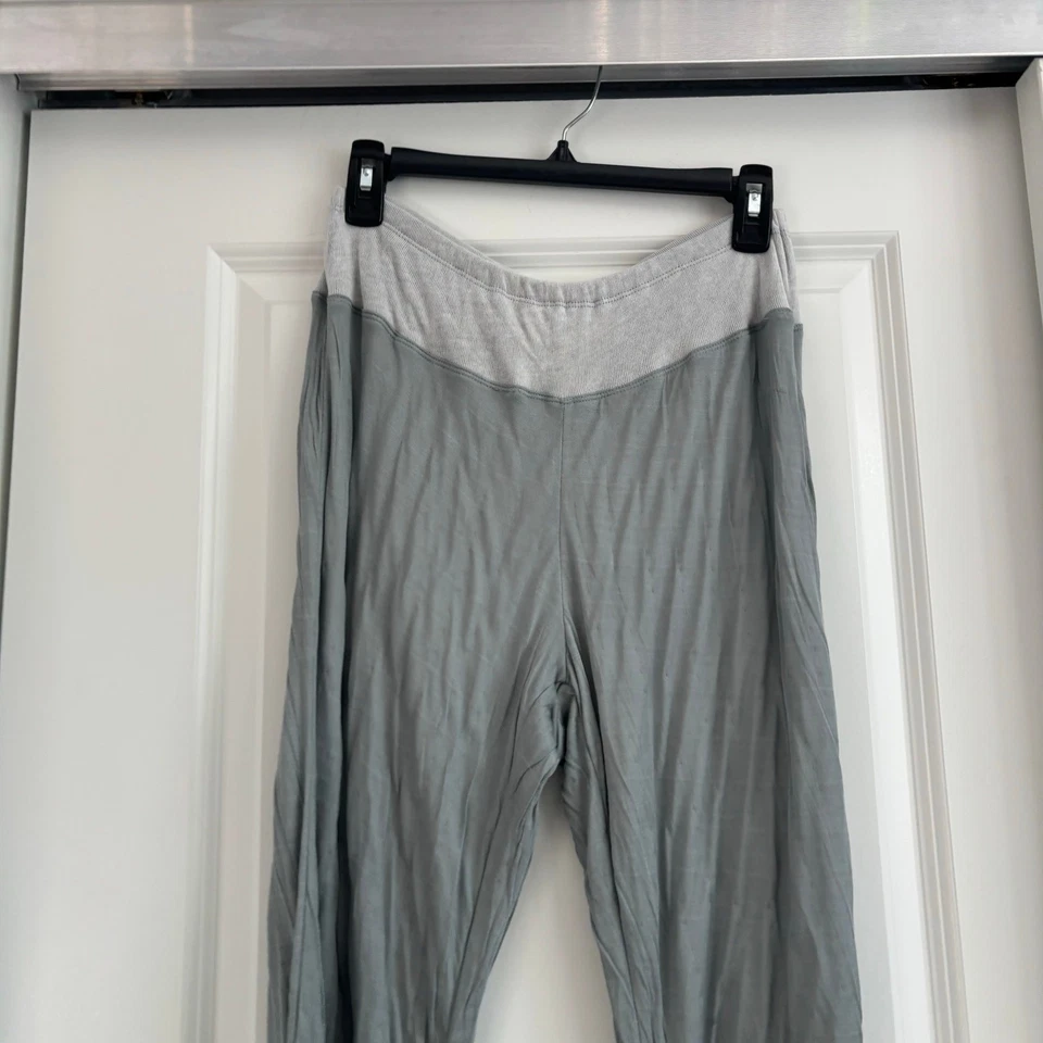 Barefoot Dreams Women’s Crinkle Jersey Lounge Pants Gray Sz S Comfy - Image 4 of 4