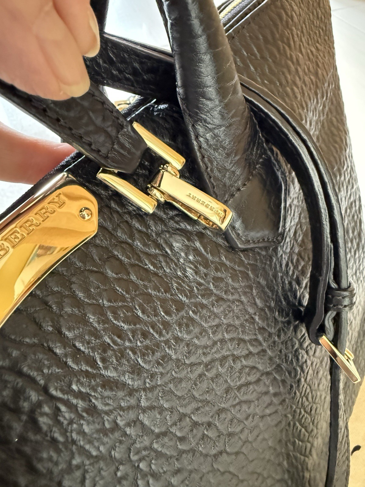 Burberry Black Shoulder Bag - Pebbled Leather - M image 8