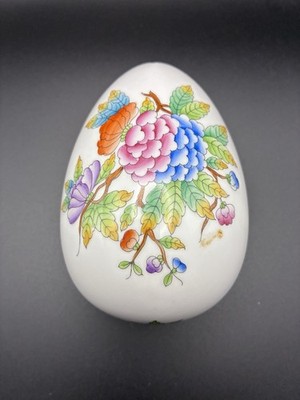 Herend Hungary Egg Shaped Queen Victoria Hand Painted Hungary 4.5'' 6052 VBO