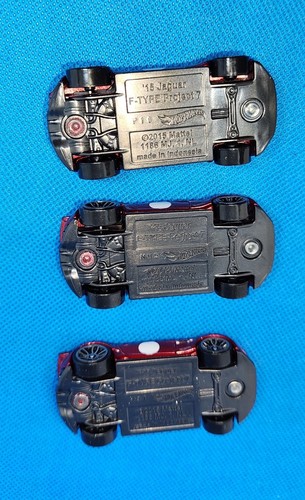 Hot Wheels 3 '15 Jaguar F Type Project 7 Metal Flake Red From Exotics 5 Pack - Imagen 4 de 6