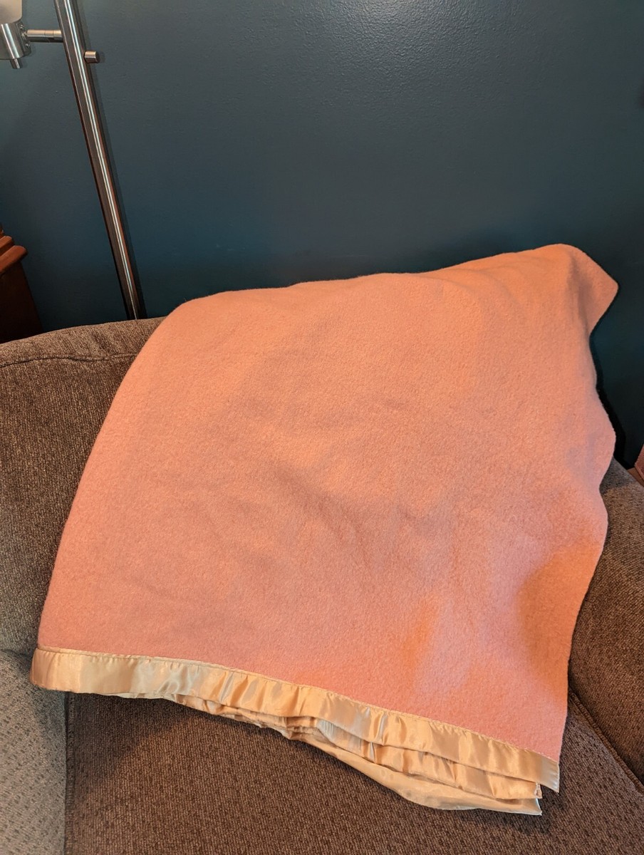 Unbranded Wool Blanket Vintage Satin Trim Pink Rose Full Cabin