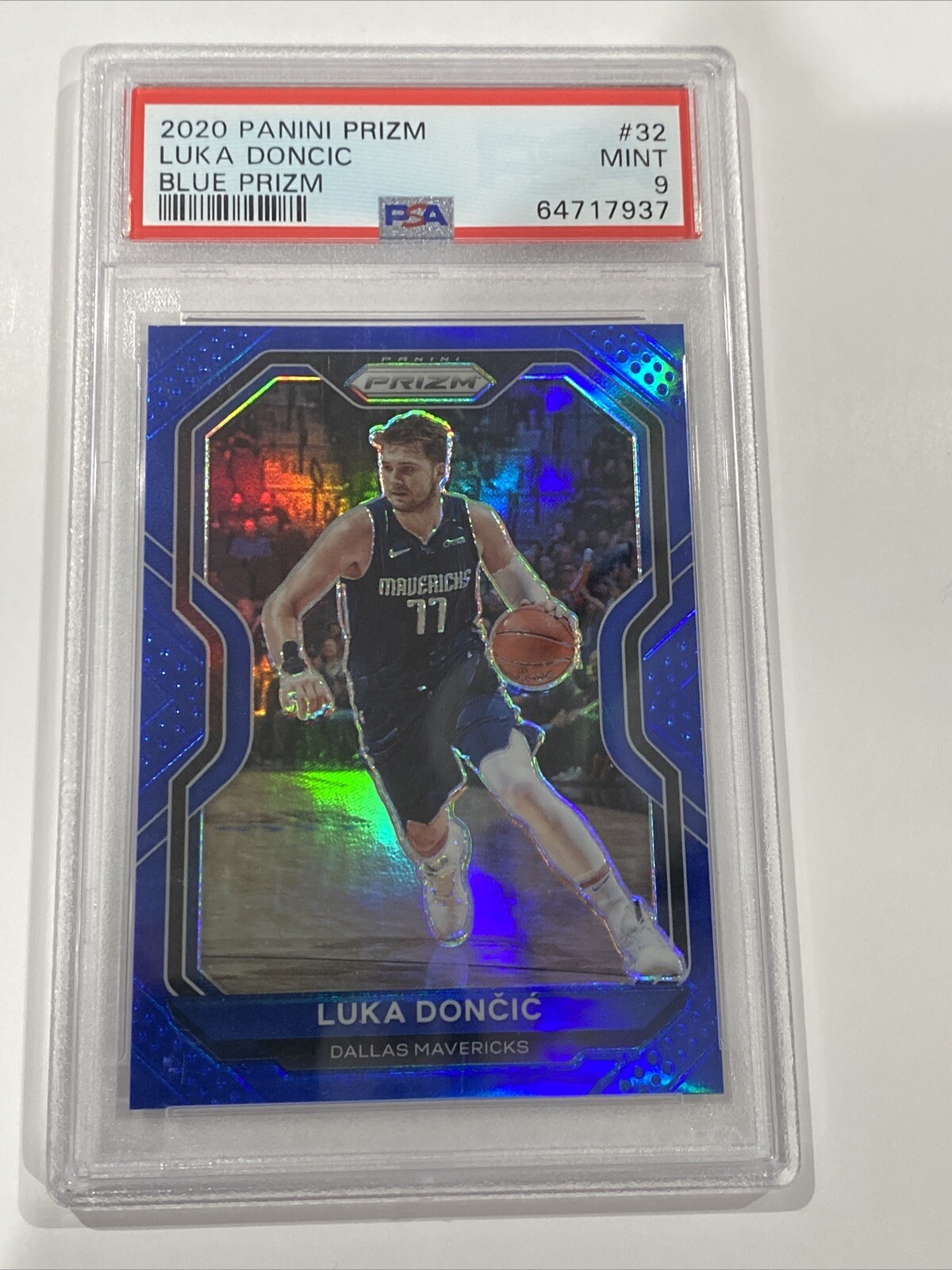 2020 Panini Prizm Luka Doncic Blue Prizm PSA 9 Mint No.32 14/199