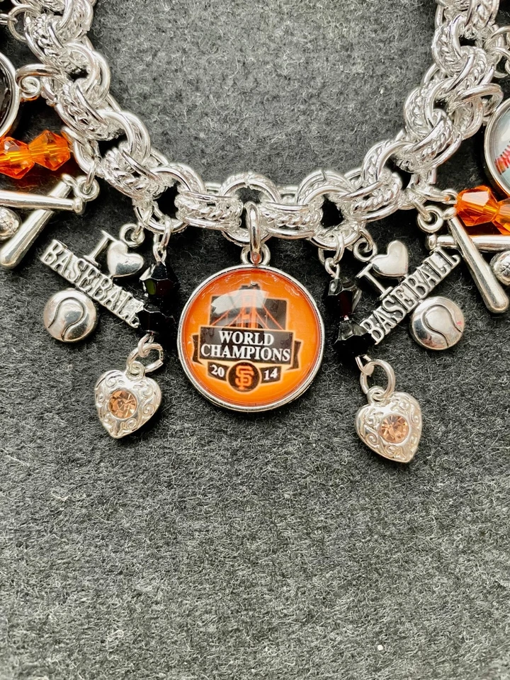 Pulsera con dije de los Gigantes de San Francisco Serie Mundial 2014  Foto 3 de 3
