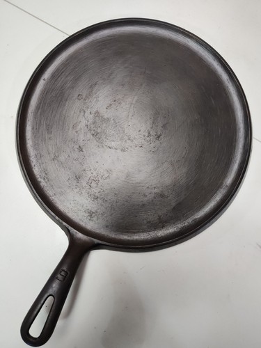 "Fully Restored" GRISWOLD CAST IRON #9 Griddle Small Logo 10" Seasoned Flat - Picture 4 of 6