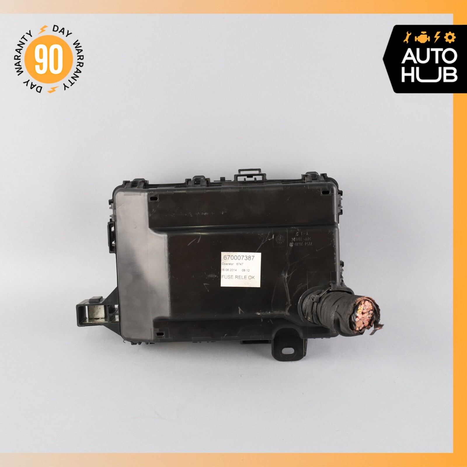 14-16 Maserati Quattroporte M156 S 3.0L Front Engine Bay Fuse Box 670007387 OEM