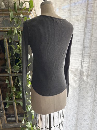 Lucky Brand Waffle Knit Henley Top Gray Embroidered Thermal Women’s Size Small - Picture 3 of 9