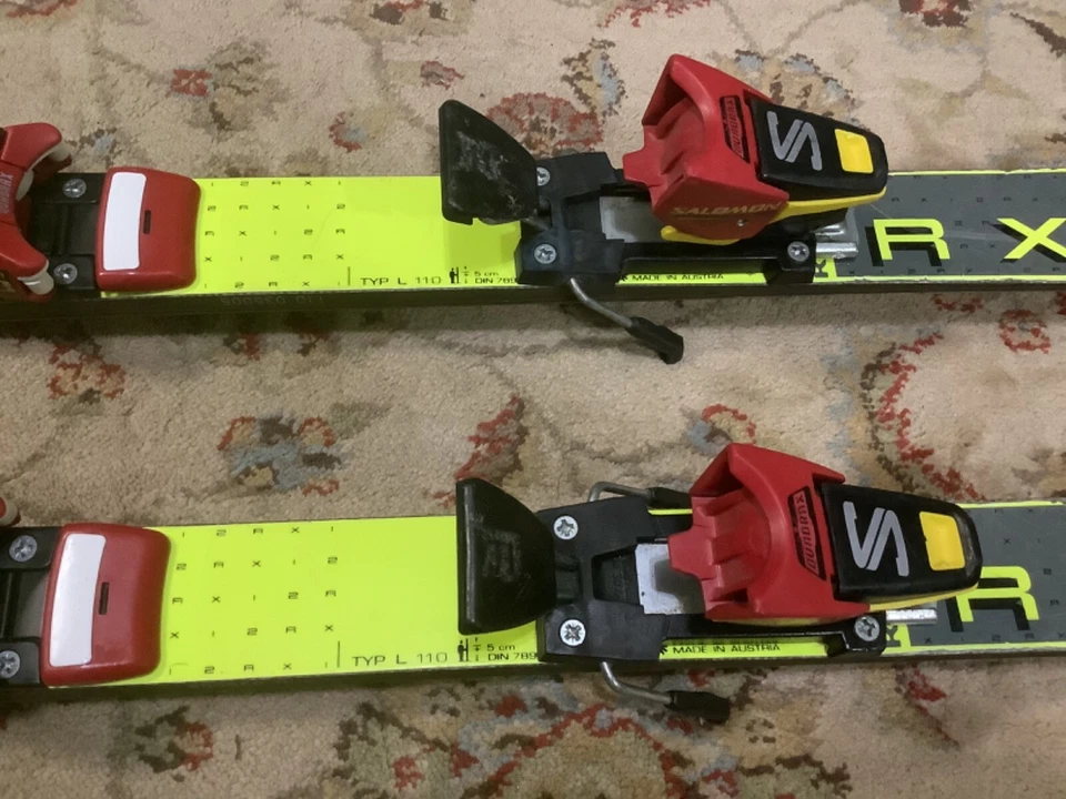 Esquís Kastle RX 12 Champion Junior con fijaciones Salomon 110 cm - De colección Foto 4 de 4