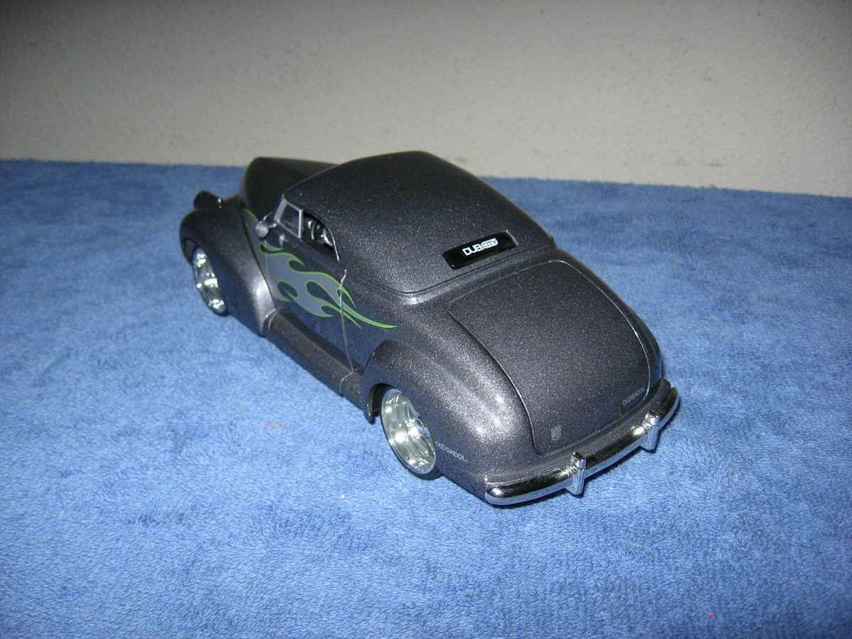 OLDSKOOL 1940 PONTIAC BUSINESS COUPE 1:24 JADA OPENING HOOD