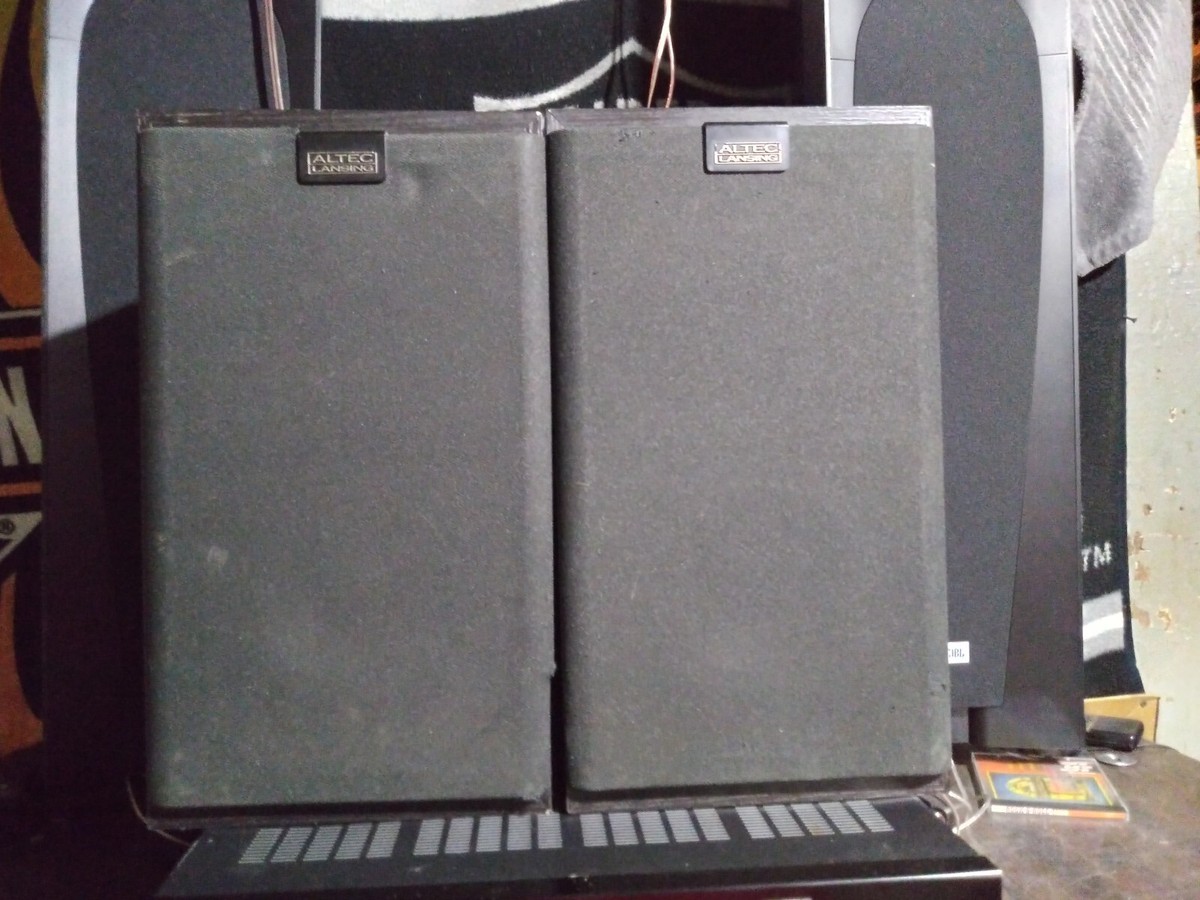 Altec Lansing 85 High Fidelity Bookshelf Speakers | 2.0 Altec Lansing 85 High Fidelity Bookshelf Speakers | 2.0