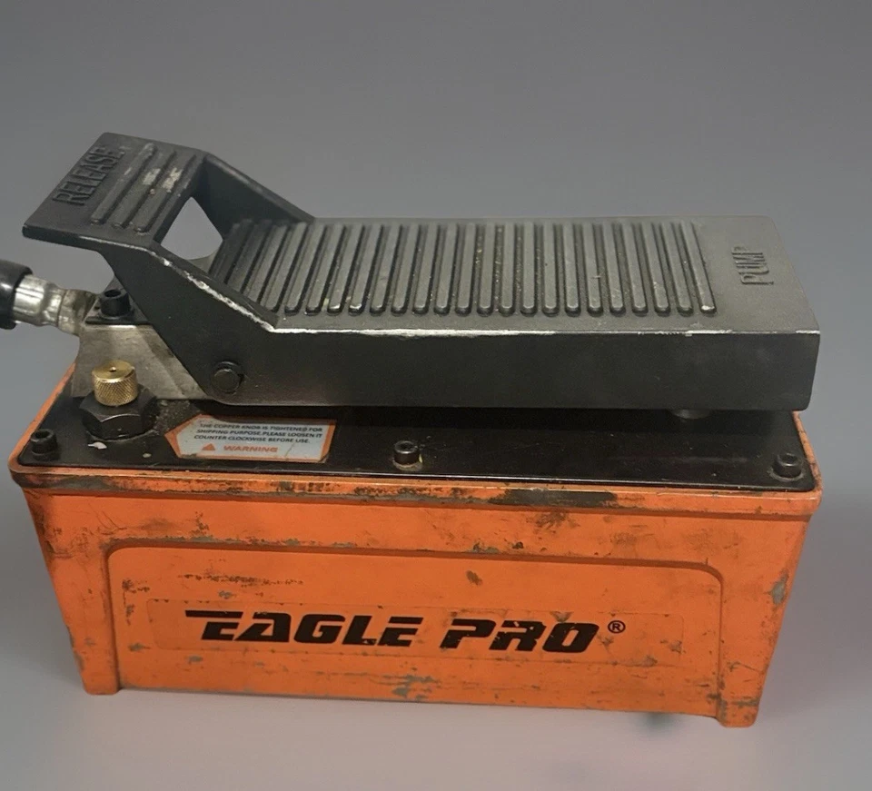 Crimpadora de manguera móvil Parker MINIKRIMP 94C-080-PFD con pedal y troqueles de crimpado Foto 4 de 4