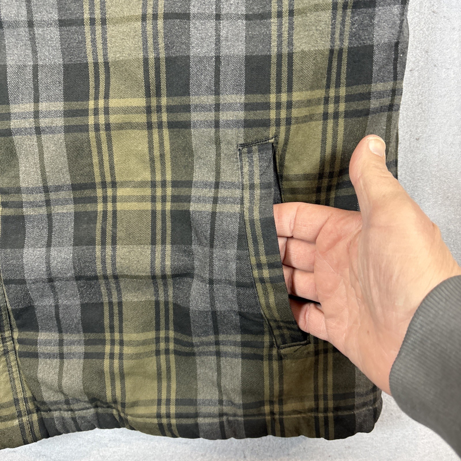 Carhartt Men’s Relaxed Fit Heavy  Flannel Sherpa Lined Green Plaid Jacket Large thumbnail 3