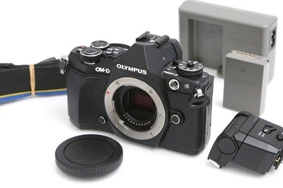 OLYMPUS OM-D E-M5 Mark II Body Set Working