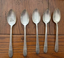 Set of 5 Wm Rogers Mfg 1941 Triumph Extra Plate Silverplate Flatware Teaspoons