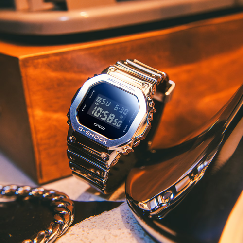 CASIO GM-5600YM-8ER⎪GM-5600YM-8⎪Original⎪G-SHOCK ⎪G-STEEL⎪HOMBRE⎪PLATA⎪SILVER - Imagen 3 de 10