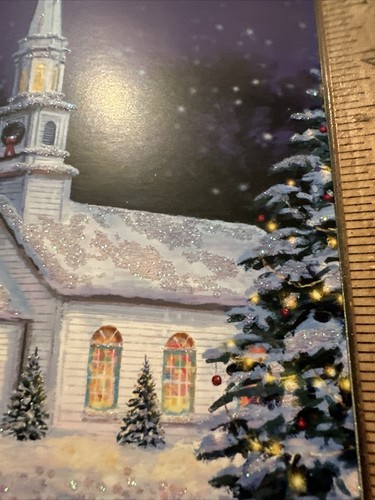Vintage unbenutzte Weihnachtskarte schwerer Glitzer Kirche verschneite Kiefer verziert Baum mit ca. - Bild 4 von 9