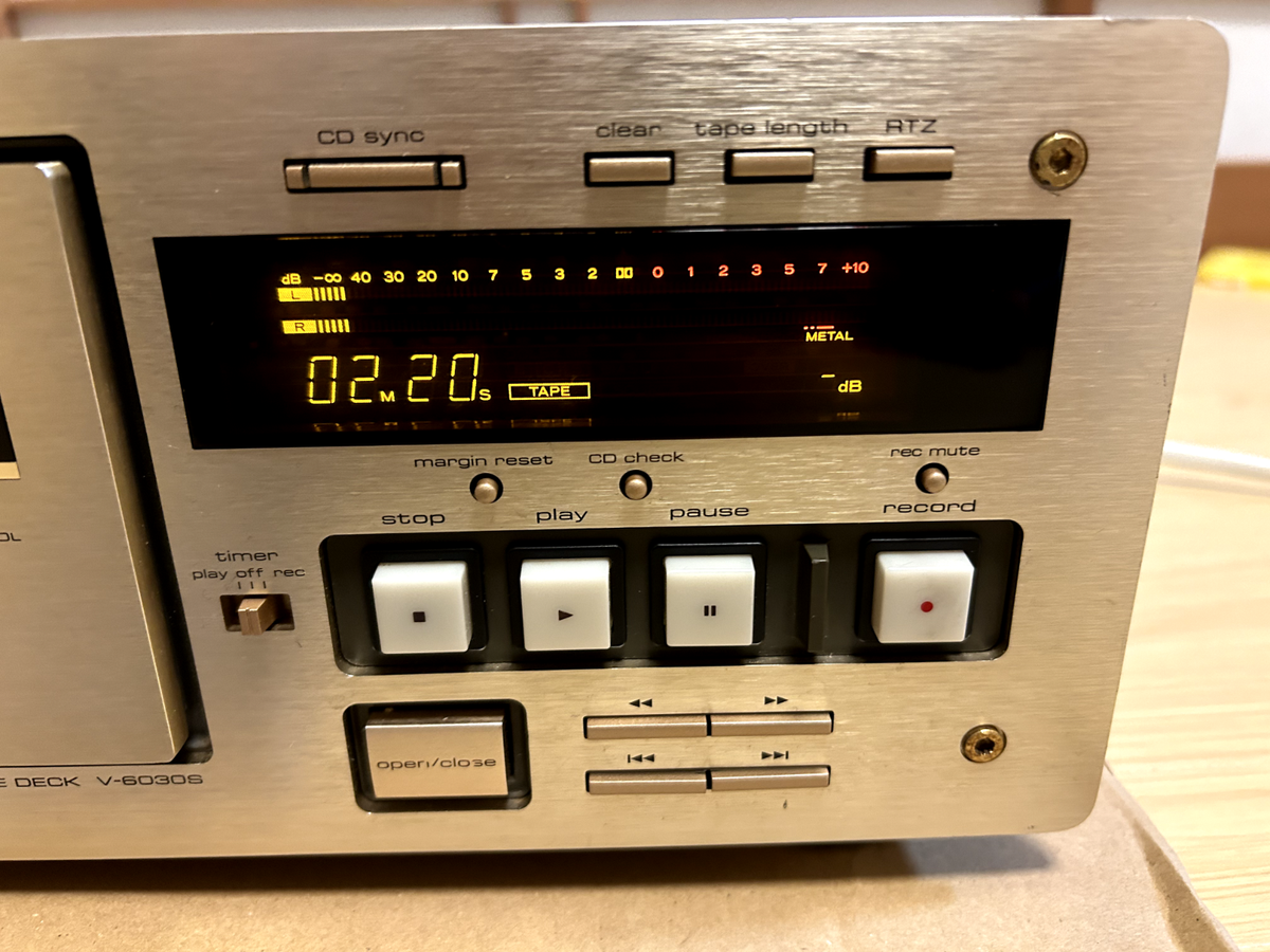 TEAC V-6030S High End 3-Head Dual Dolby Cassette Deck Working