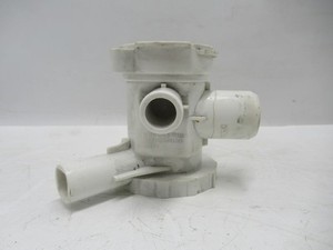 Samsung P1481GW Pumpengehäuse Halterung Verschraubung Teil nr DC61-01674A 3